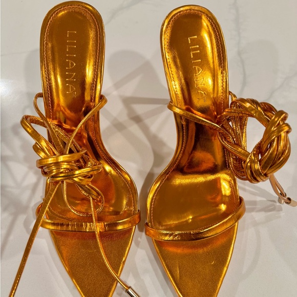 Liliana Gold Elegant Heels with Pointed Toe - Picture 12 of 16